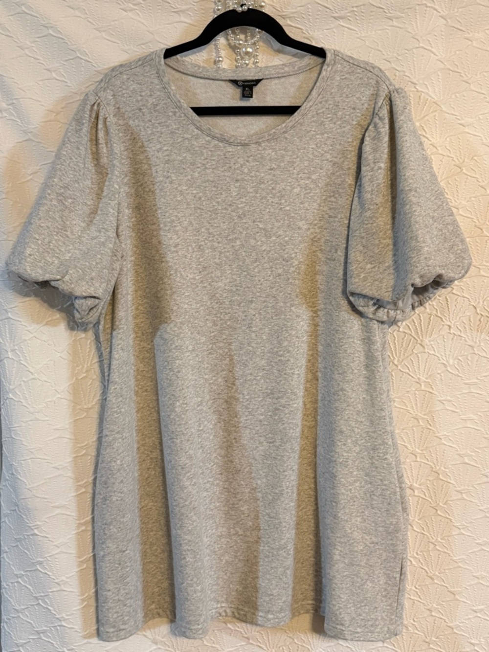 PRICE ⬇️ Comfy everyday Versona Light Gray Crewneck Dress